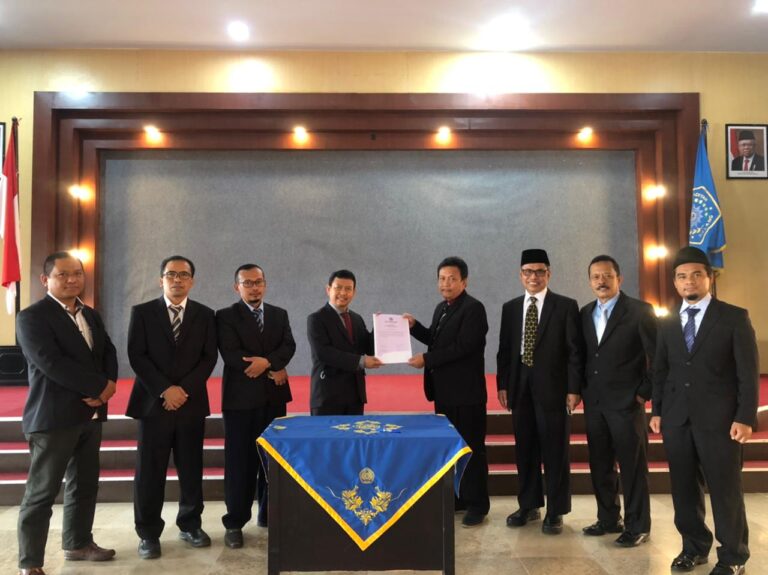 Serah Terima Jabatan Dekan FAI UMM Periode 2021-2025, Perkuat Promosi Fakultas Melalui Digital Marketing