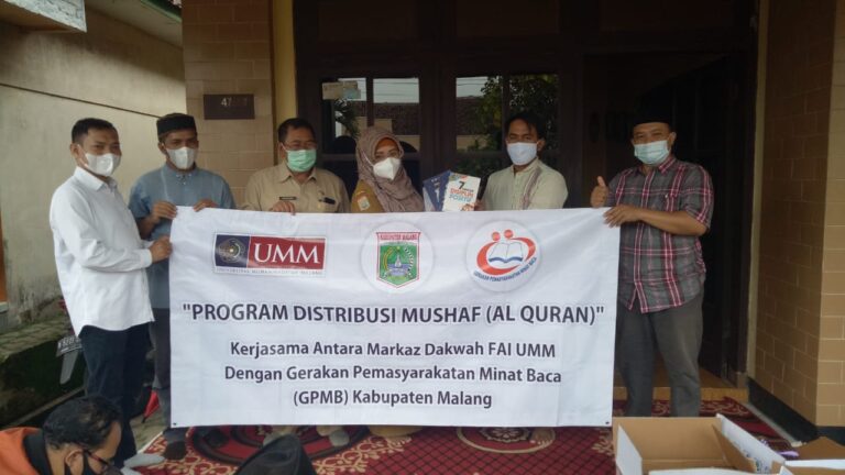Semarakkan Ramadhan, Markaz dakwah FAI UMM Salurkan Bantuan Mushaf Al Qur’an