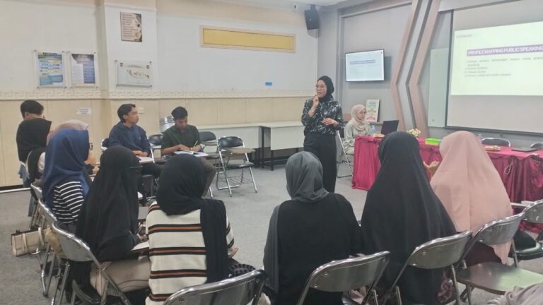 Optimalkan Personal Branding, Prodi Pendidikan Bahasa Arab FAI-UMM Gelar Pembekalan Public Speaking untuk Mahasiswa CoE