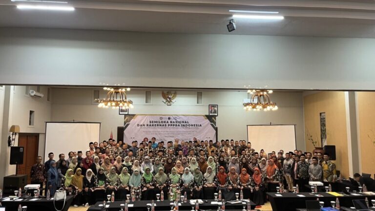 MENGUKUHKAN PERAN STRATEGIS PENDIDIKAN BAHASA ARAB: PBA UMM IKUT SERTA DALAM SEMILOKA DAN RAKERNAS PPPBA 2025