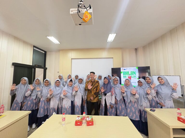 SD Muhammadiyah 5 Jombang Terima Materi “Smart Teaching & Digital Revolution” dari Tim Humas FAI UMM